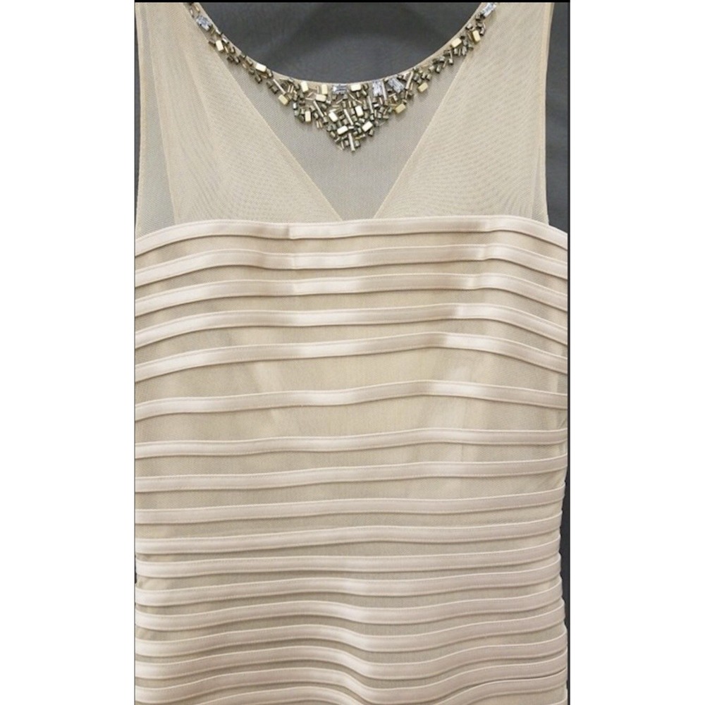 Julia Jordan Illusion Neck Rhinestone Cocktail Dress Nude‎ Size 6